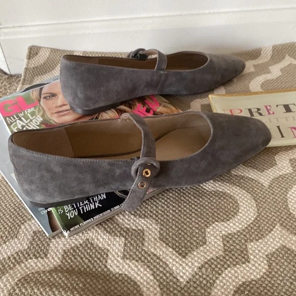 “Ann Taylor” buttery soft gray suede Mary Jane style shoe; size 8;NWOT - Picture 7 of 8